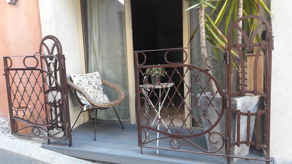 Joli loft dans village pittoresque Péret Esterno foto