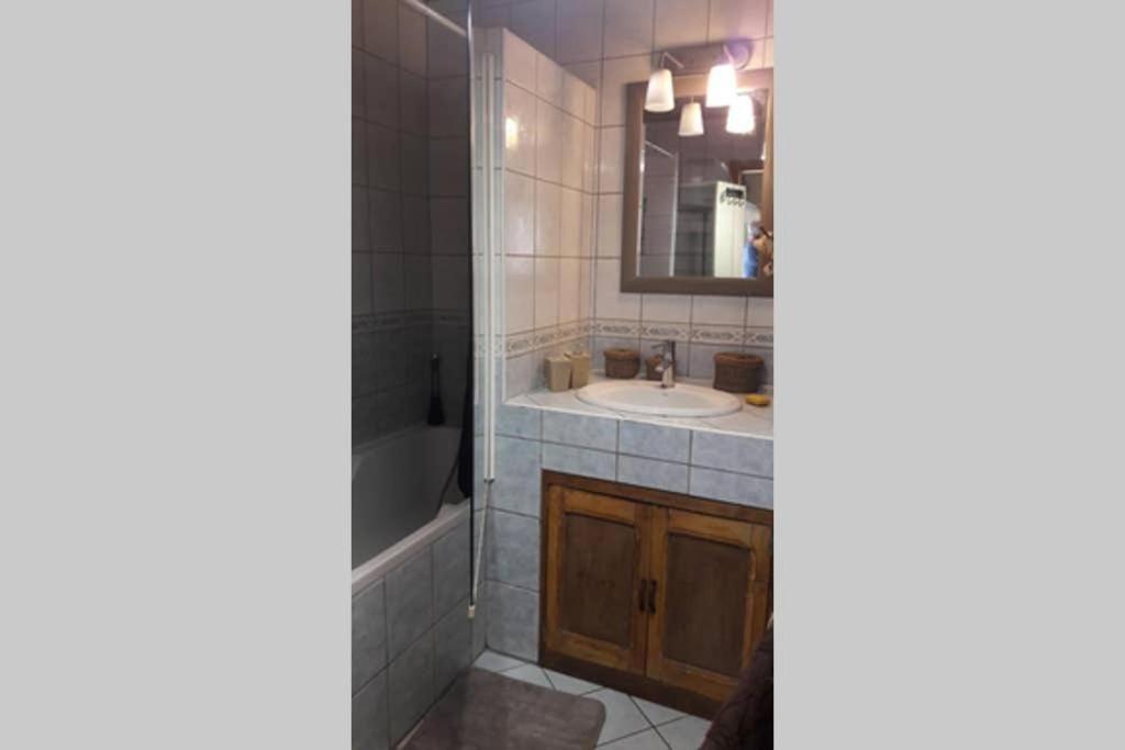 Joli loft dans village pittoresque Péret Esterno foto
