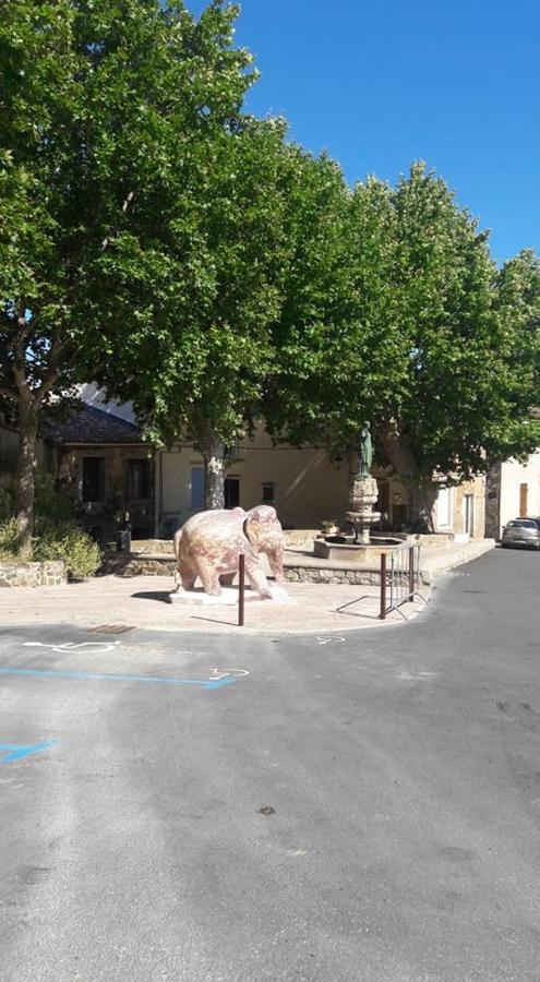 Joli loft dans village pittoresque Péret Esterno foto